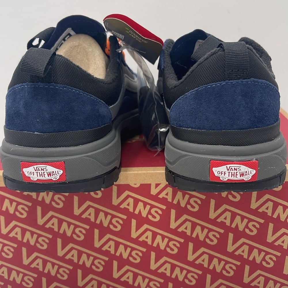 Vans WMNS Blue and Orange Sneakers Ultrarange Exo
Dress Blues/Black
VN0A5KS4LKV - Picture 13 of 16